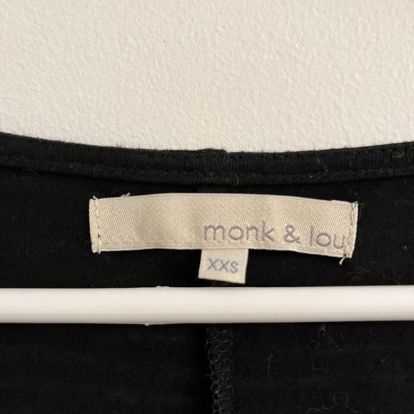 Black short sleeve top - Picture 2 of 3